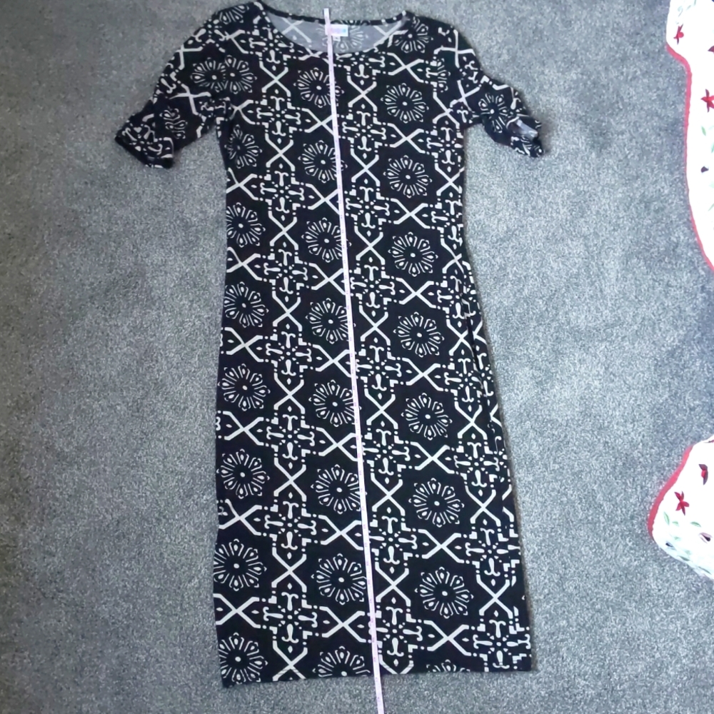 LuLaRoe shirt dress in black/white pattern